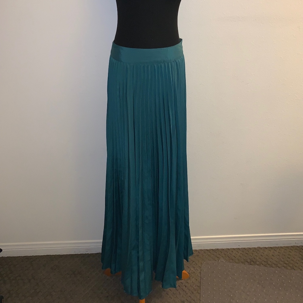 Green Accordion Ankle Length Skirt